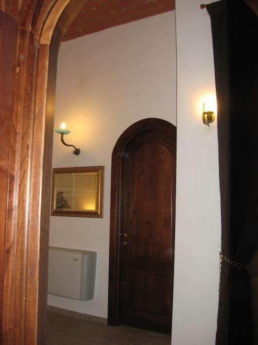 רומא Vivilo Collection - Opera Teather Apartment - Very Central מראה חיצוני תמונה